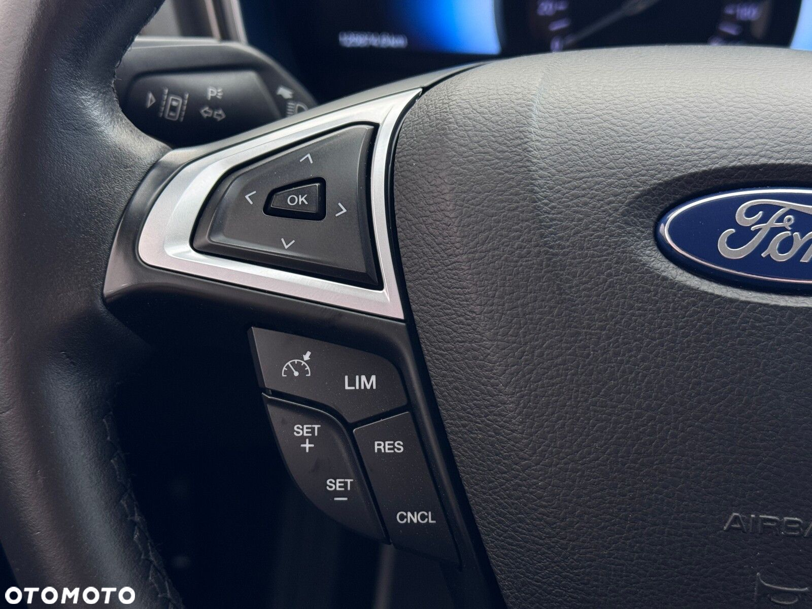 Ford Mondeo - 22