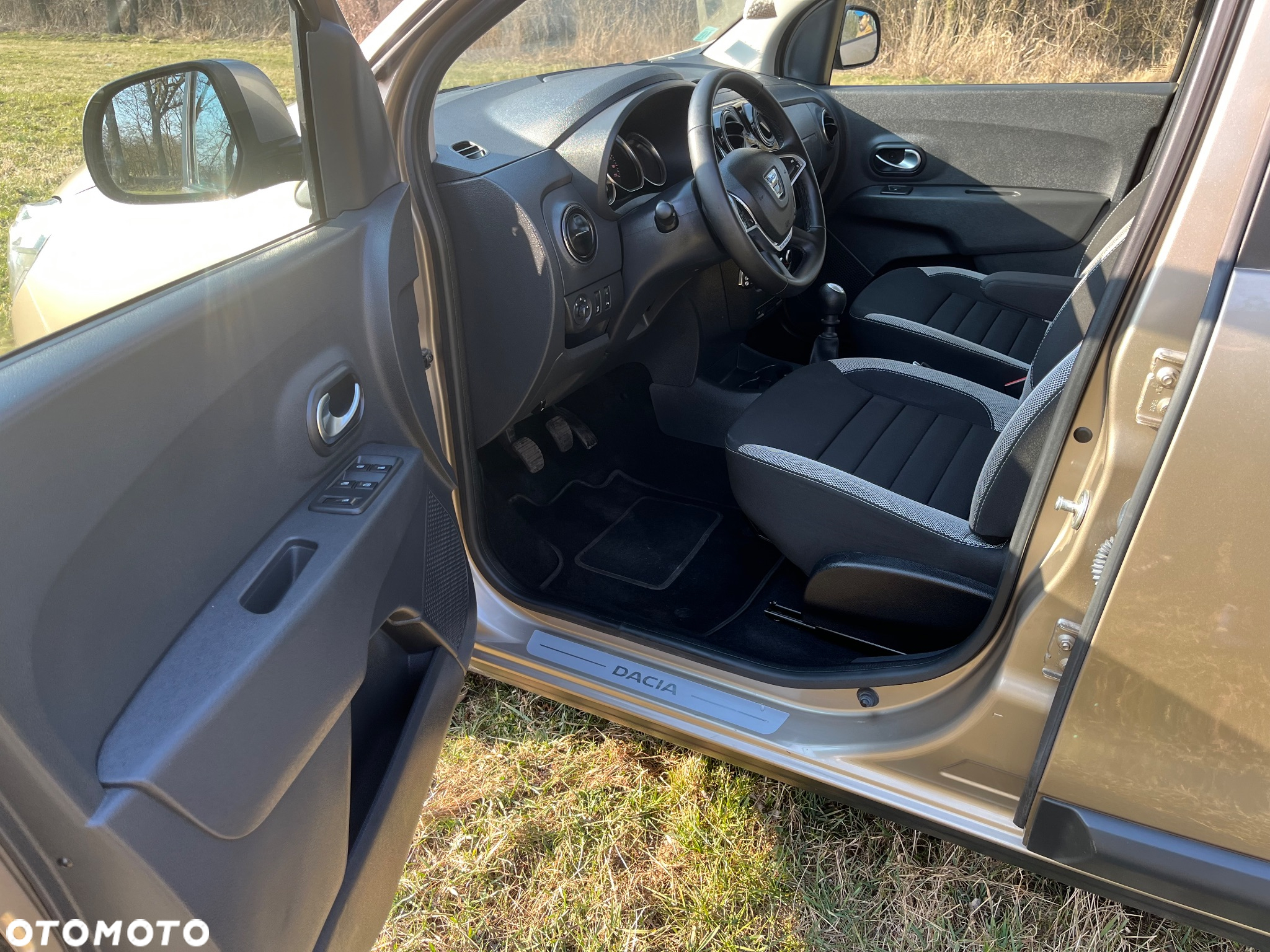 Dacia Lodgy Blue dCi 115 (7-Sitzer) Stepway Selection Blue - 8