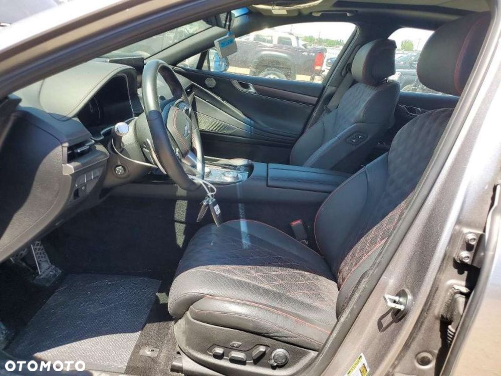 Genesis G80 - 8