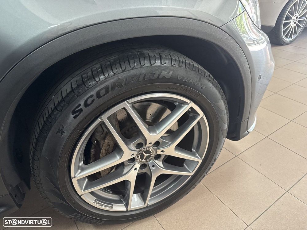 Mercedes-Benz GLC 250 d 4Matic 9G-TRONIC AMG Line - 24
