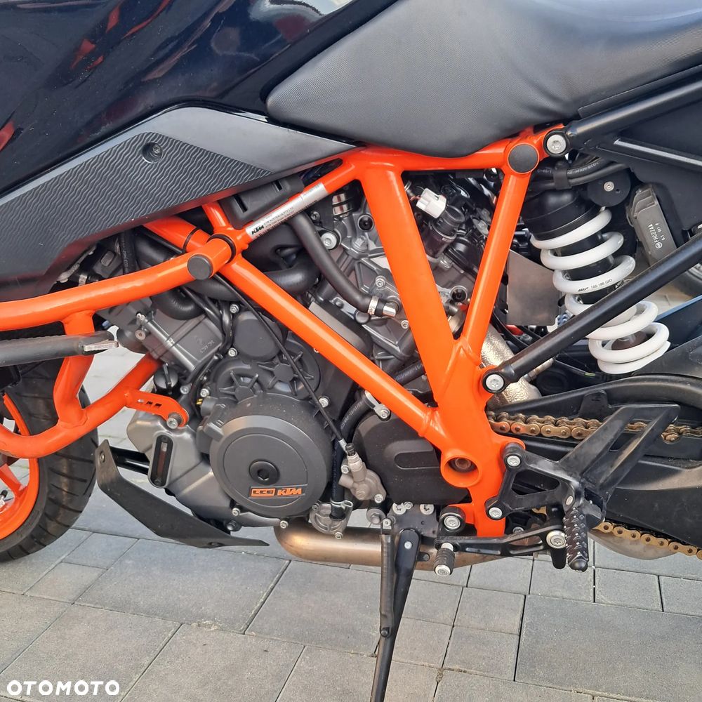 KTM Super Duke - 13