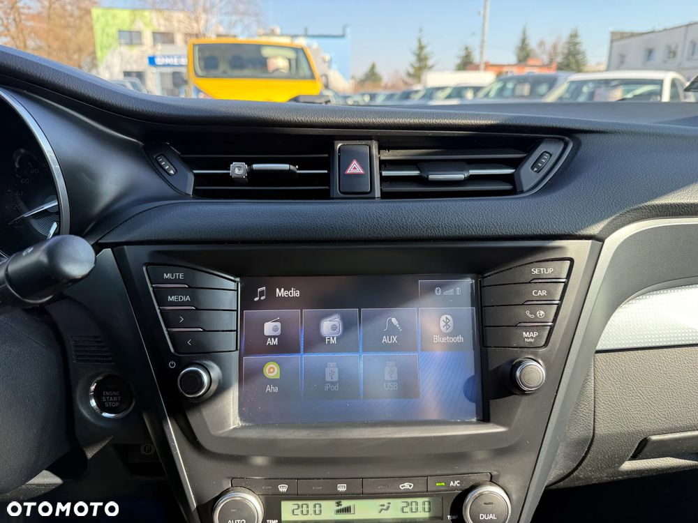 Toyota Avensis 1.8 Prestige MS - 22