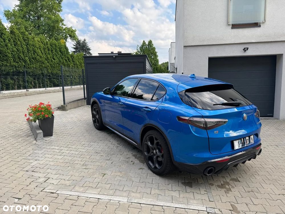 Alfa Romeo Stelvio 2023 photo 2