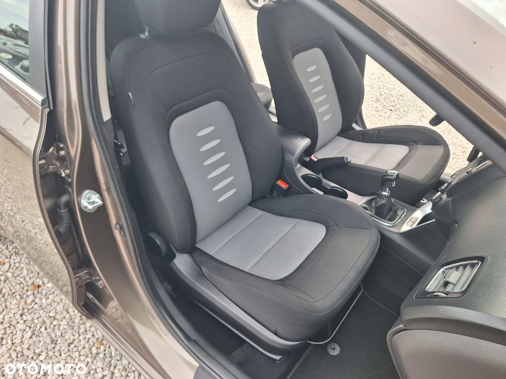 Kia Ceed 1.4 CVVT Fifa World Cup Edition - 24