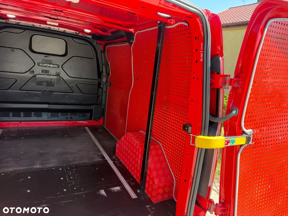 Ford TRANSIT CUSTOM - 33