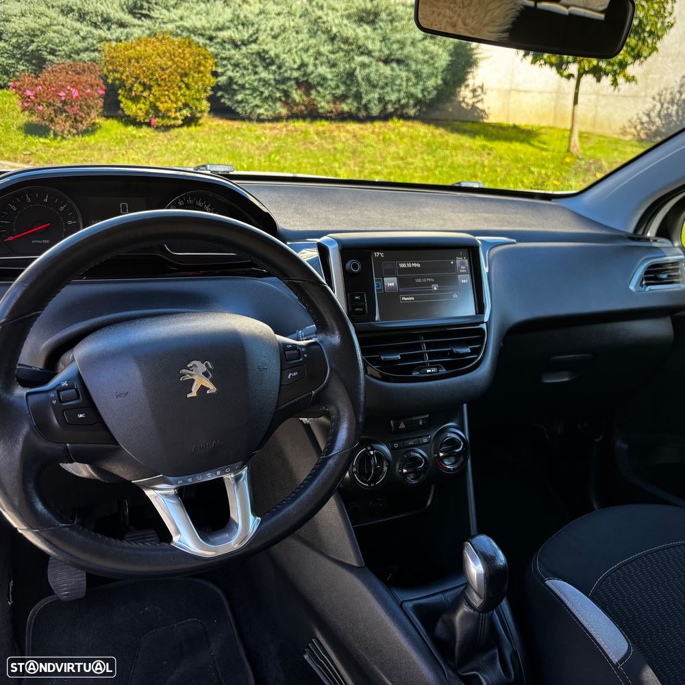Peugeot 208 1.2 VTi SE Style - 10