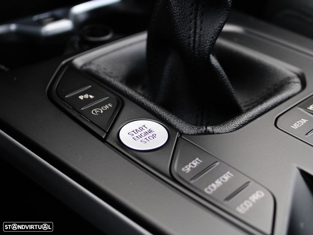 BMW 116 d Pack Essence - 42