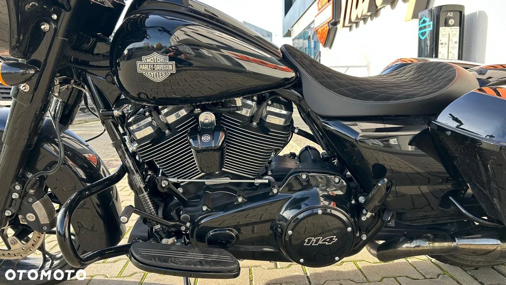 Harley-Davidson Touring Street Glide - 18