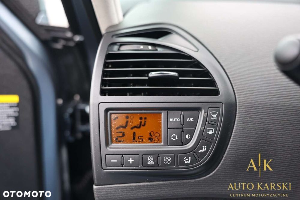 Citroën C4 Picasso - 25