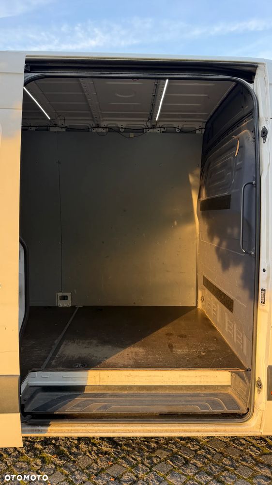 Mercedes-Benz SPRINTER - 16