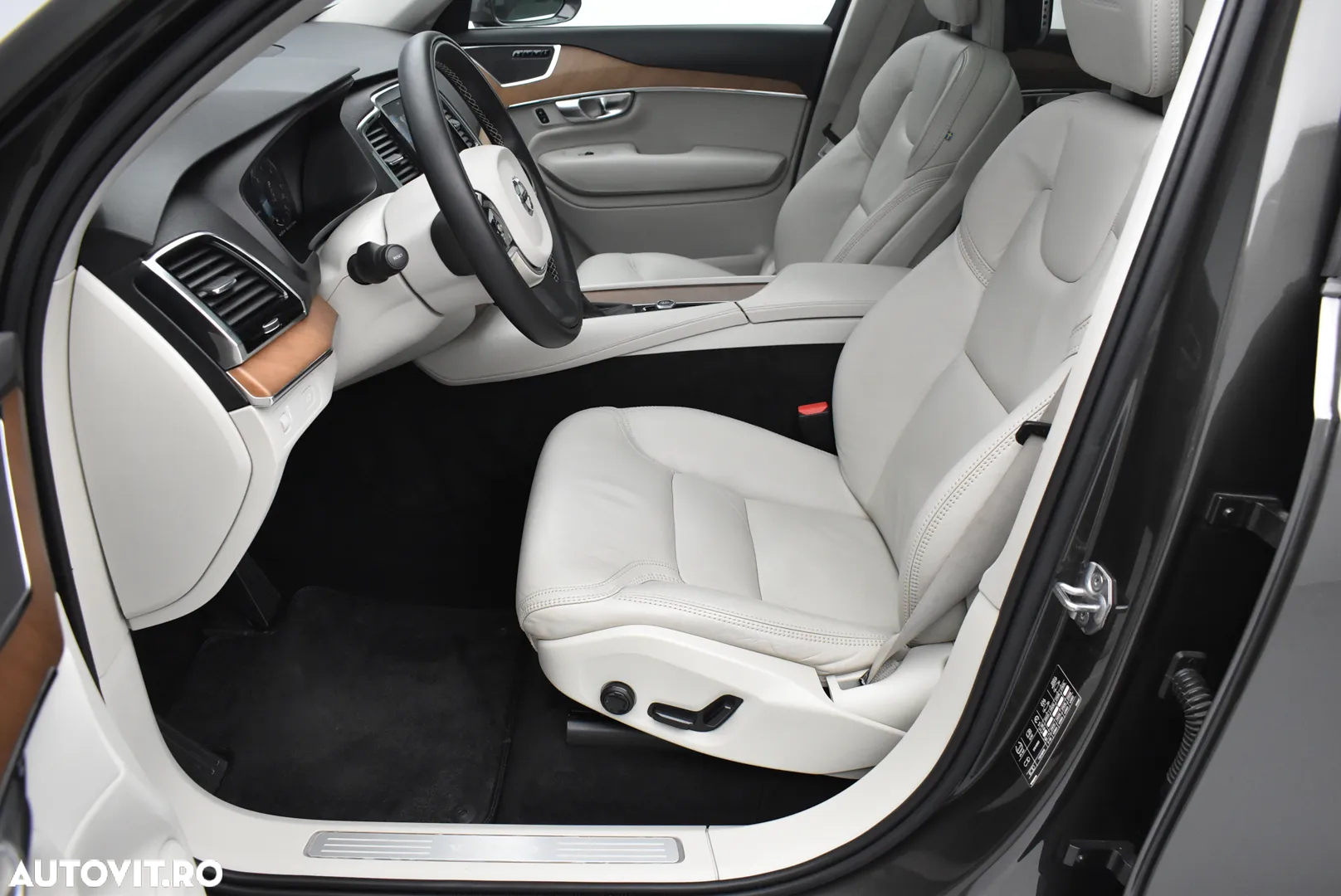 Volvo XC 90 D5 AWD Inscription - 8
