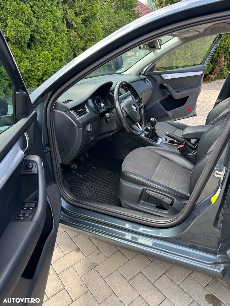 Skoda Octavia 2.0 TDI Premium Edition - 14
