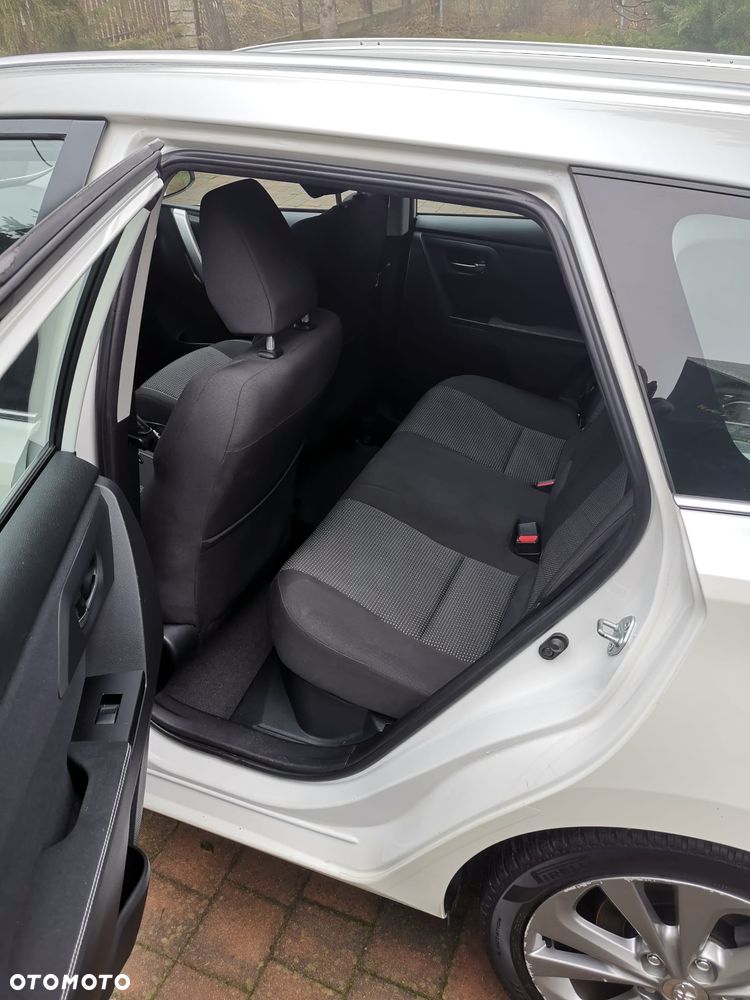 Toyota Auris - 11