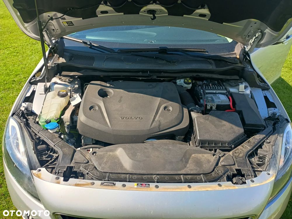 Volvo V40 D2 Geartronic Momentum - 9