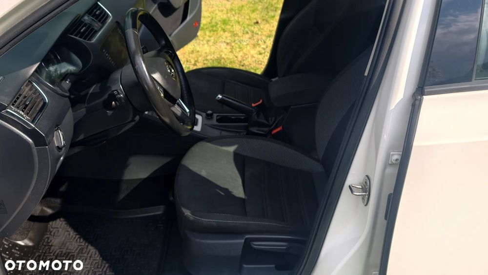 Skoda Octavia 2.0 TDI Ambition DSG - 23