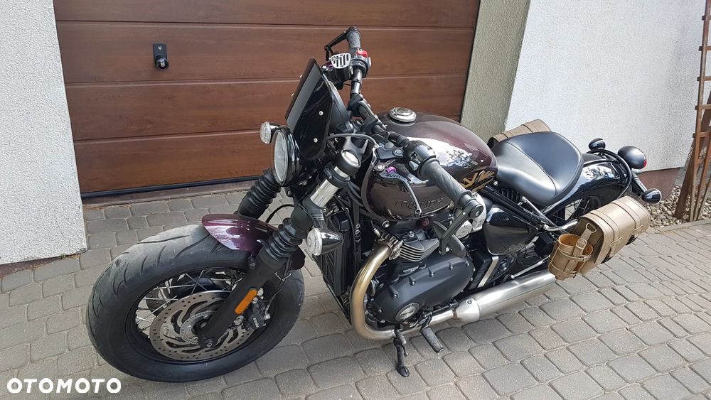 Triumph Bonneville Bobber - 9