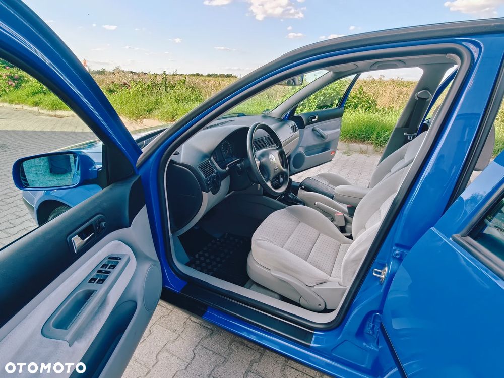 Volkswagen Golf - 23