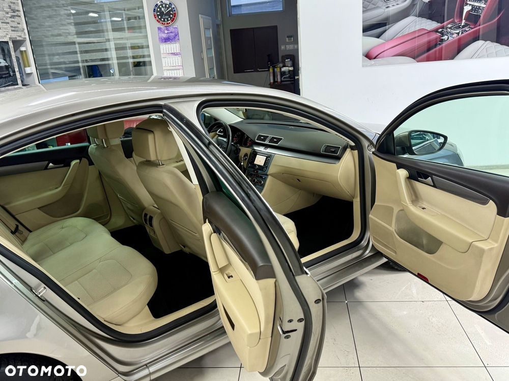 Volkswagen Passat 1.4 TSI R-Line Edition Plus - 38