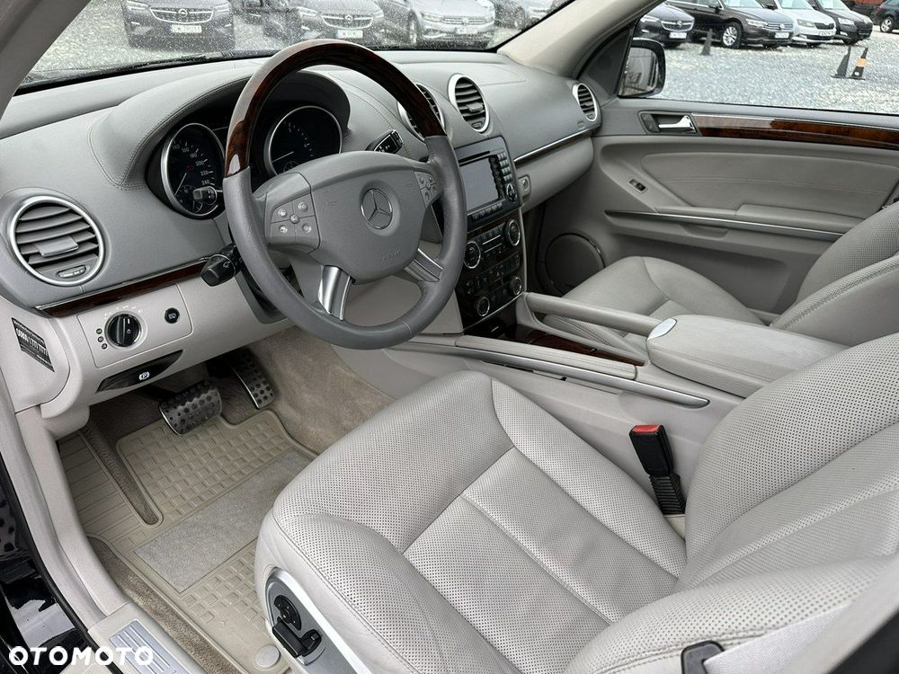 Mercedes-Benz GL - 10