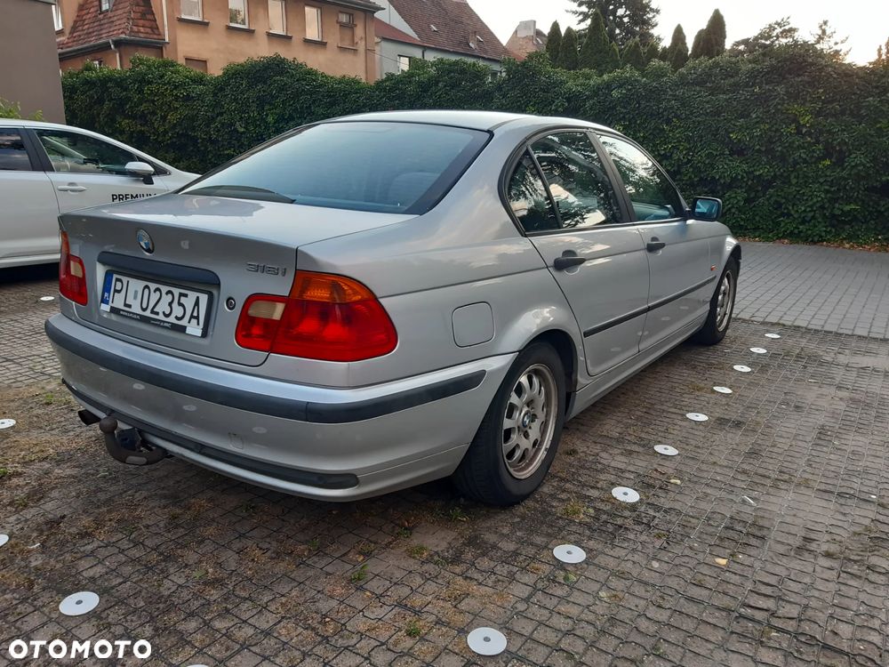 BMW Seria 3 318i - 3