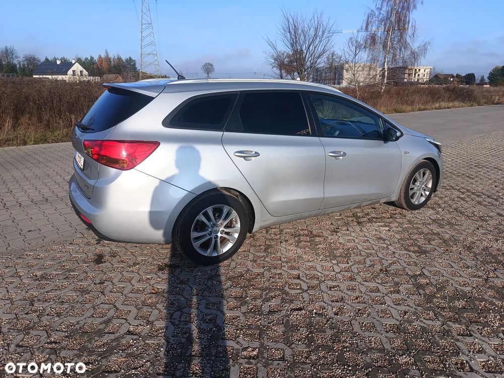 Kia Ceed - 11