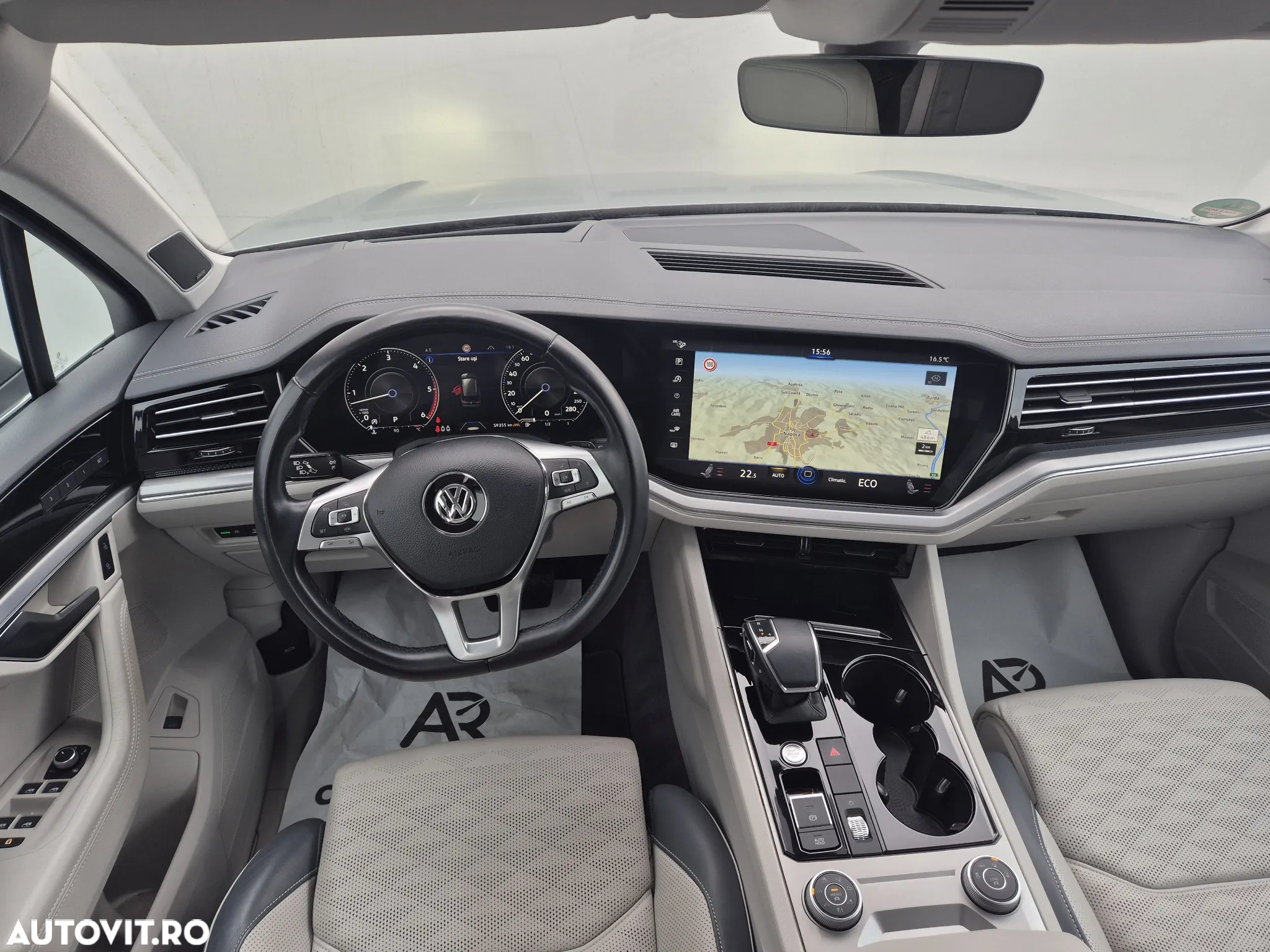 Volkswagen Touareg - 11