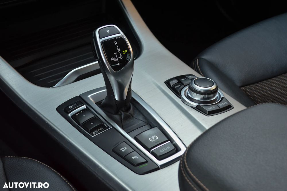 BMW X4 xDrive20i AT Advantage - 30