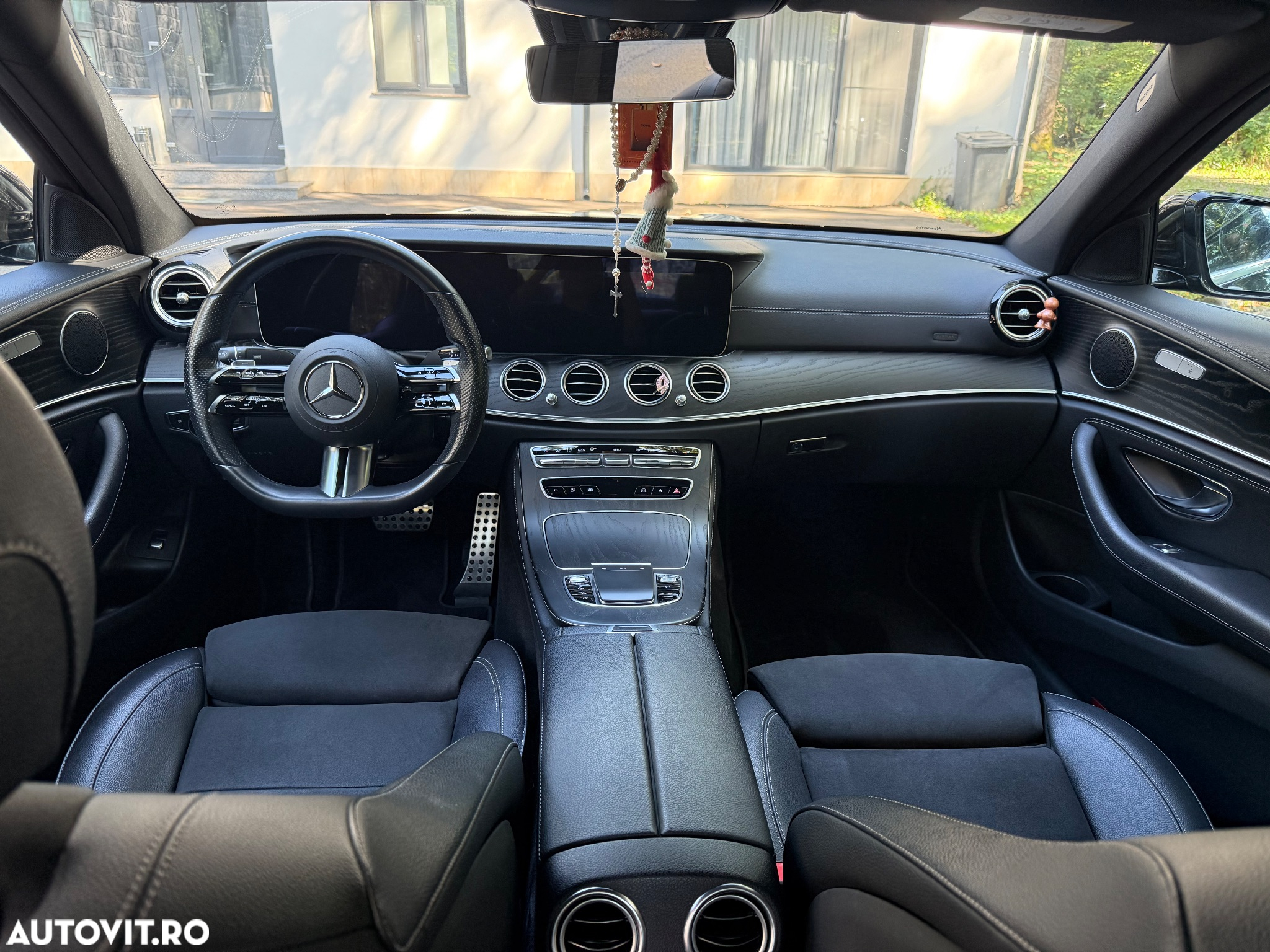 Mercedes-Benz E 220 d T 9G-TRONIC AMG Line - 11