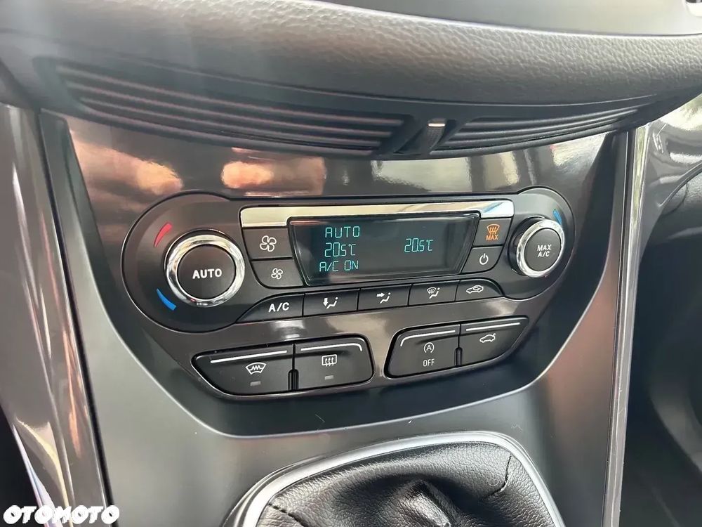 Ford Kuga 2.0 TDCi 2x4 Titanium - 31