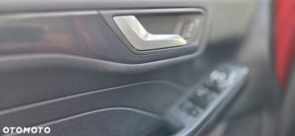 Ford Kuga - 32