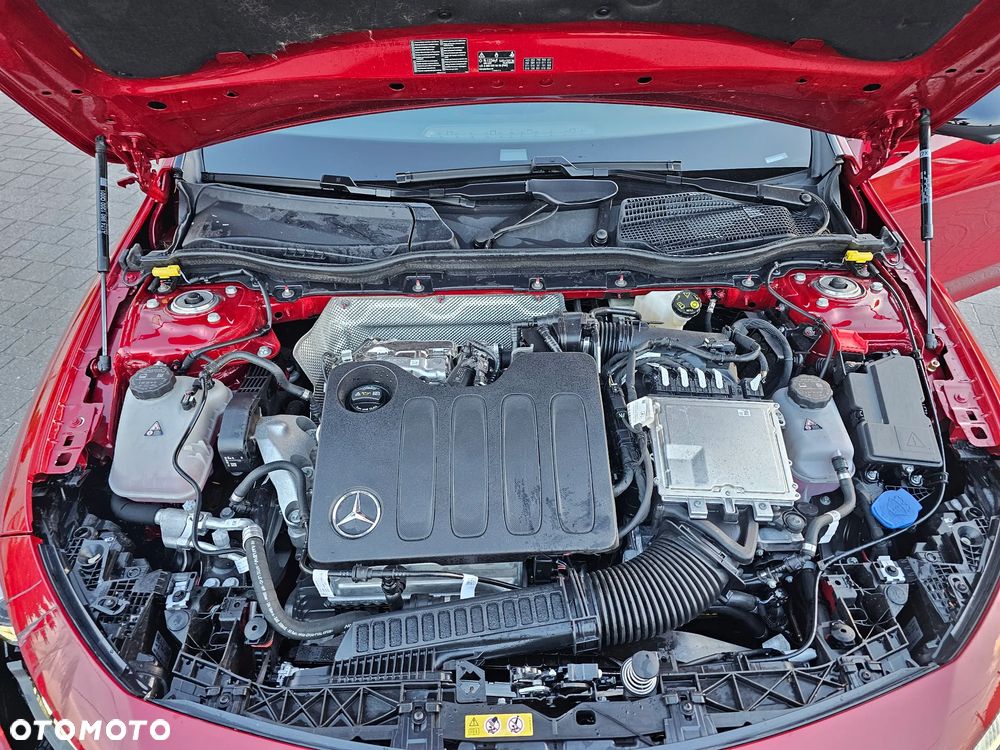 Mercedes-Benz CLA 200 mHEV 8G-DCT - 25