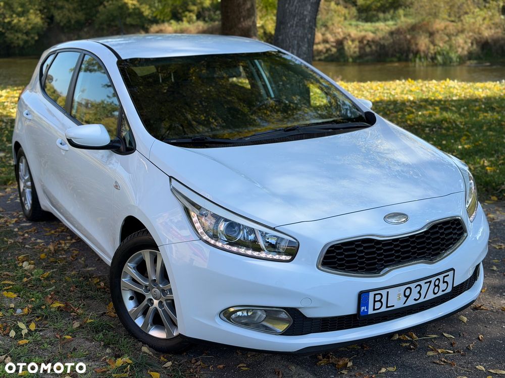 Kia Ceed 2013 photo 2
