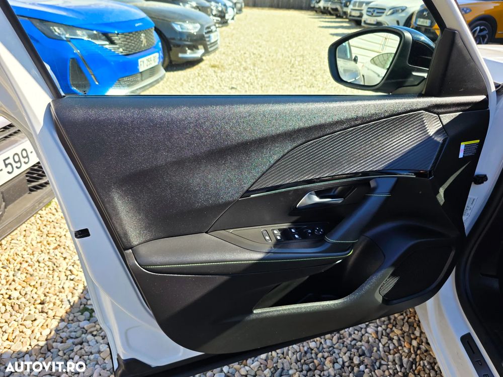 Peugeot 2008 PureTech 155 EAT8 GT - 23