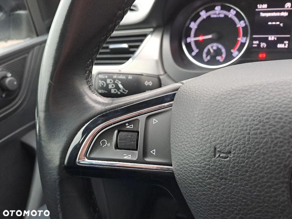 Skoda RAPID Spb 1.0 TSI Style - 18