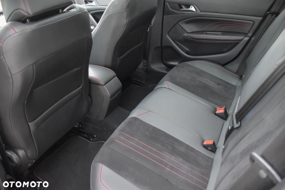 Peugeot 308 SW 1.6 e-THP GT S&S - 36