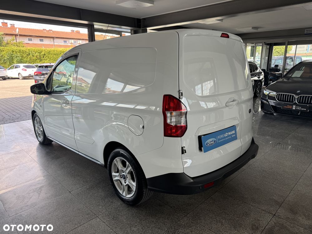 Ford Transit Courier - 9