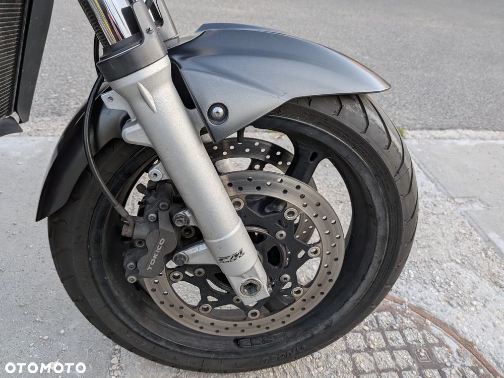 Suzuki GSR - 9
