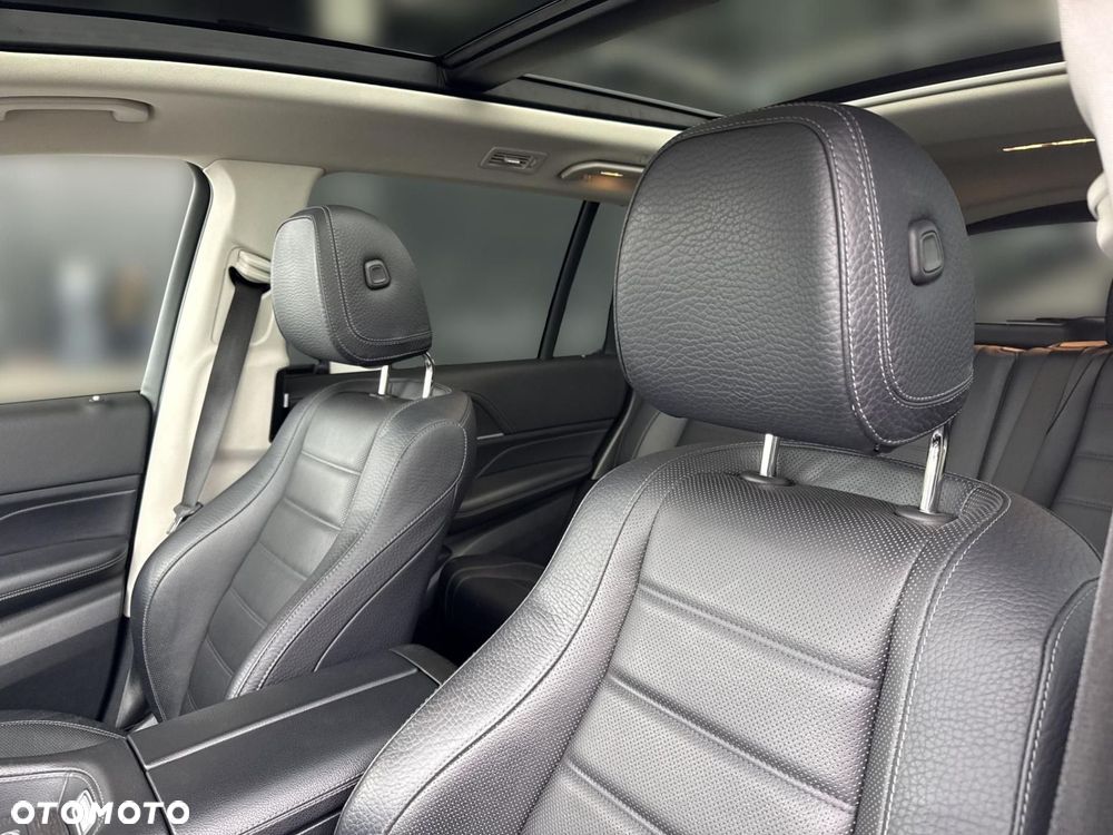 Mercedes-Benz GLS - 13
