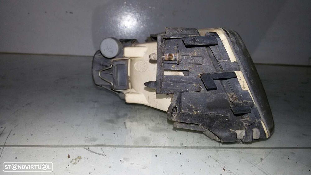 FAROL NEVOEIRO DIREITO RENAULT MEGANE I CLASSIC 1999 - - 1