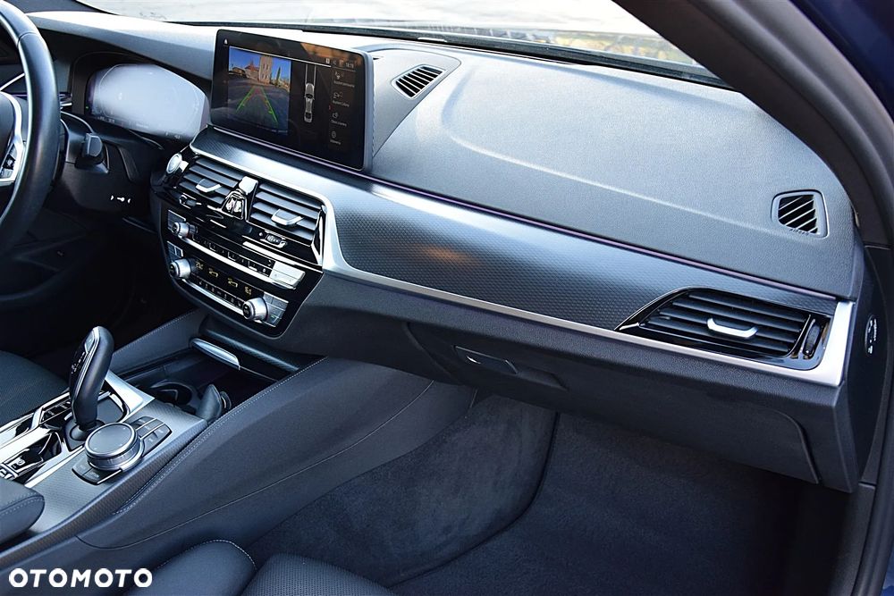BMW Seria 5 520d MHEV - 21