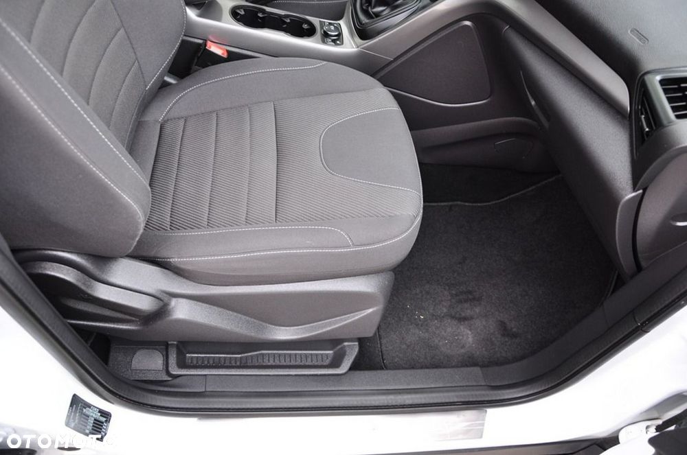 Ford Kuga - 31
