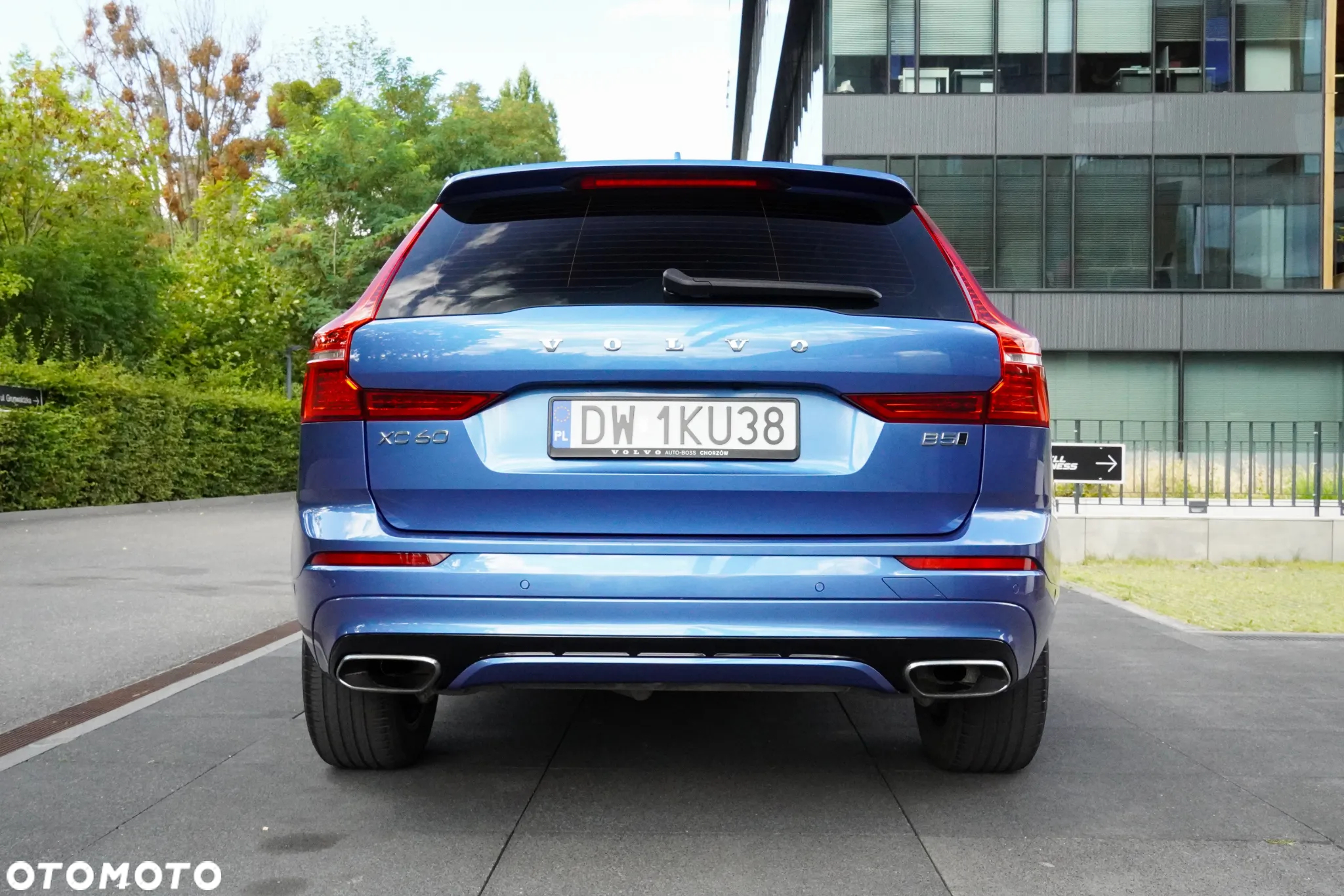 Volvo XC 60 D5 AWD R-Design - 6