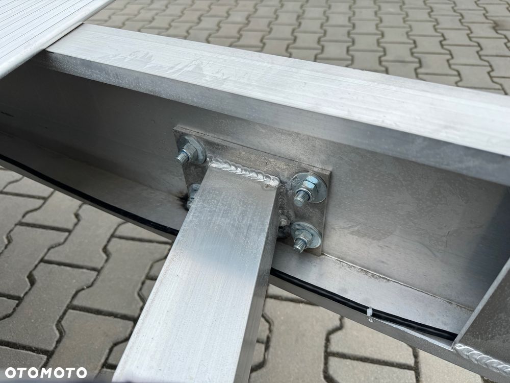 Gromex laweta aluminiowa | 850x210cm | DMC 3500kg | platforma na 2 auta | 3 osie AL-KO | OŚWIETLENIE LED - 10