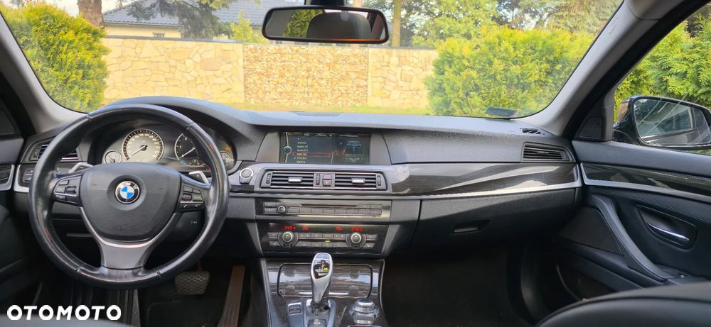 BMW Seria 5 525d Sport-Aut Modern Line - 11