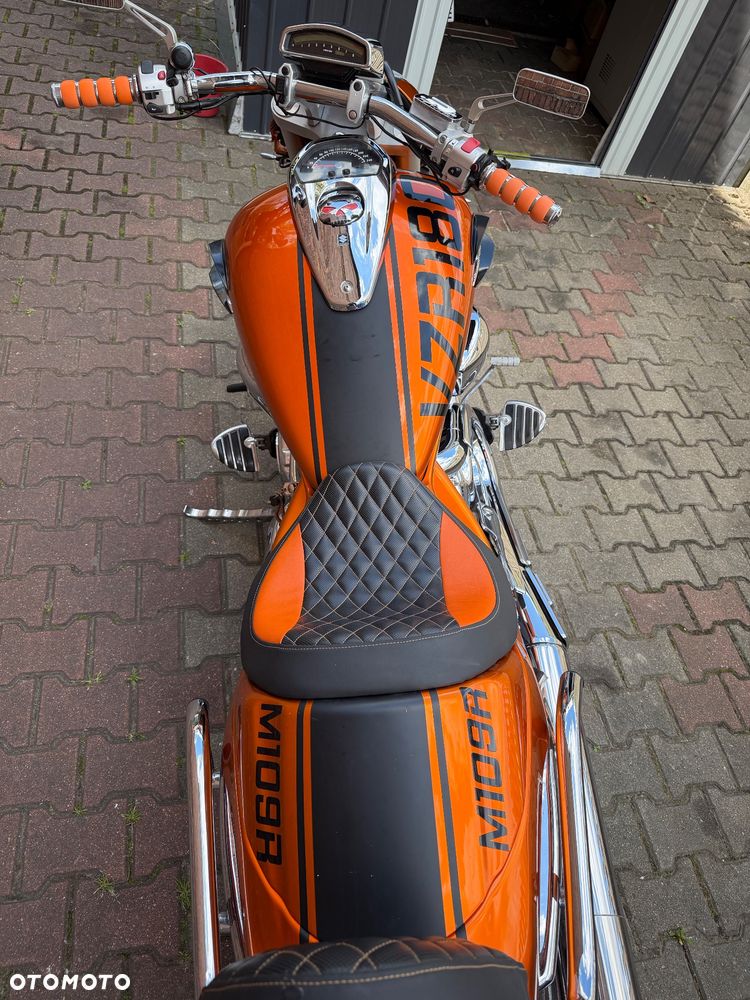 Suzuki Boulevard - 2