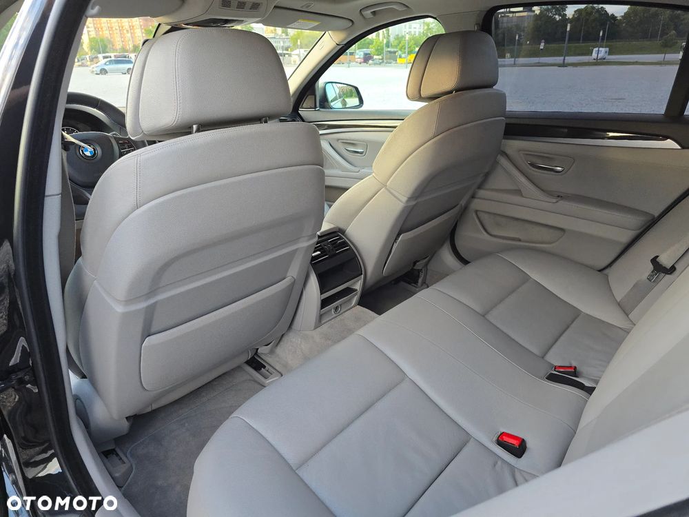 BMW Seria 5 525d xDrive Sport-Aut - 18