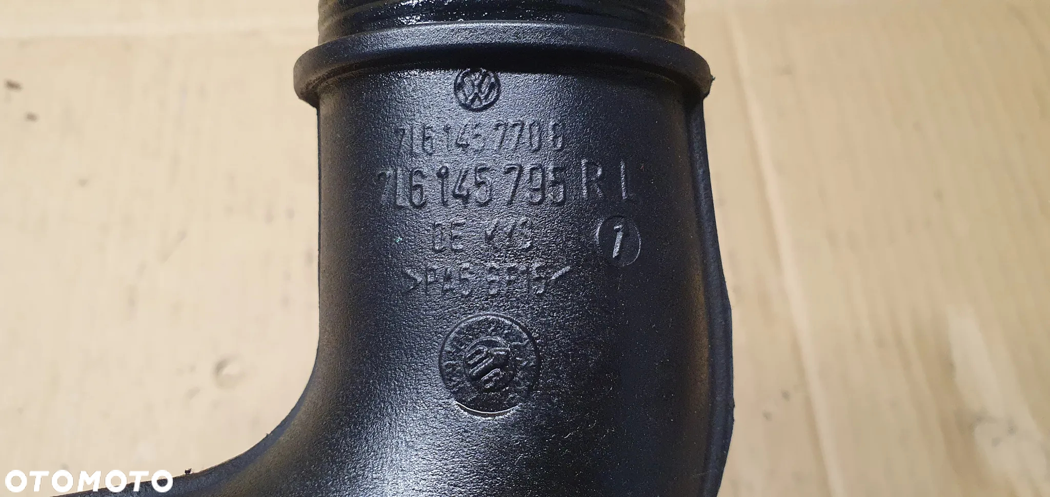 Przewód wąż rura intercoolera VW Touareg 7L6145770G 7L6145795RL - 7