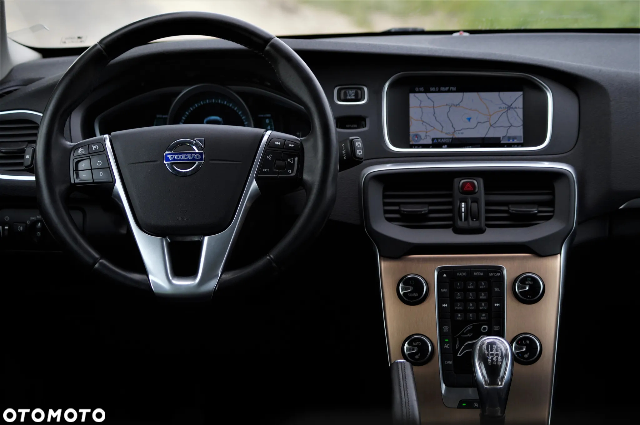 Volvo V40 Cross Country - 34