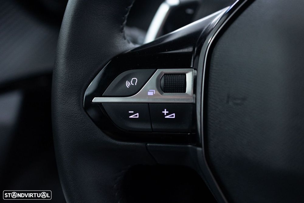 Peugeot 2008 1.2 Hybrid Allure e-DCS6 - 15