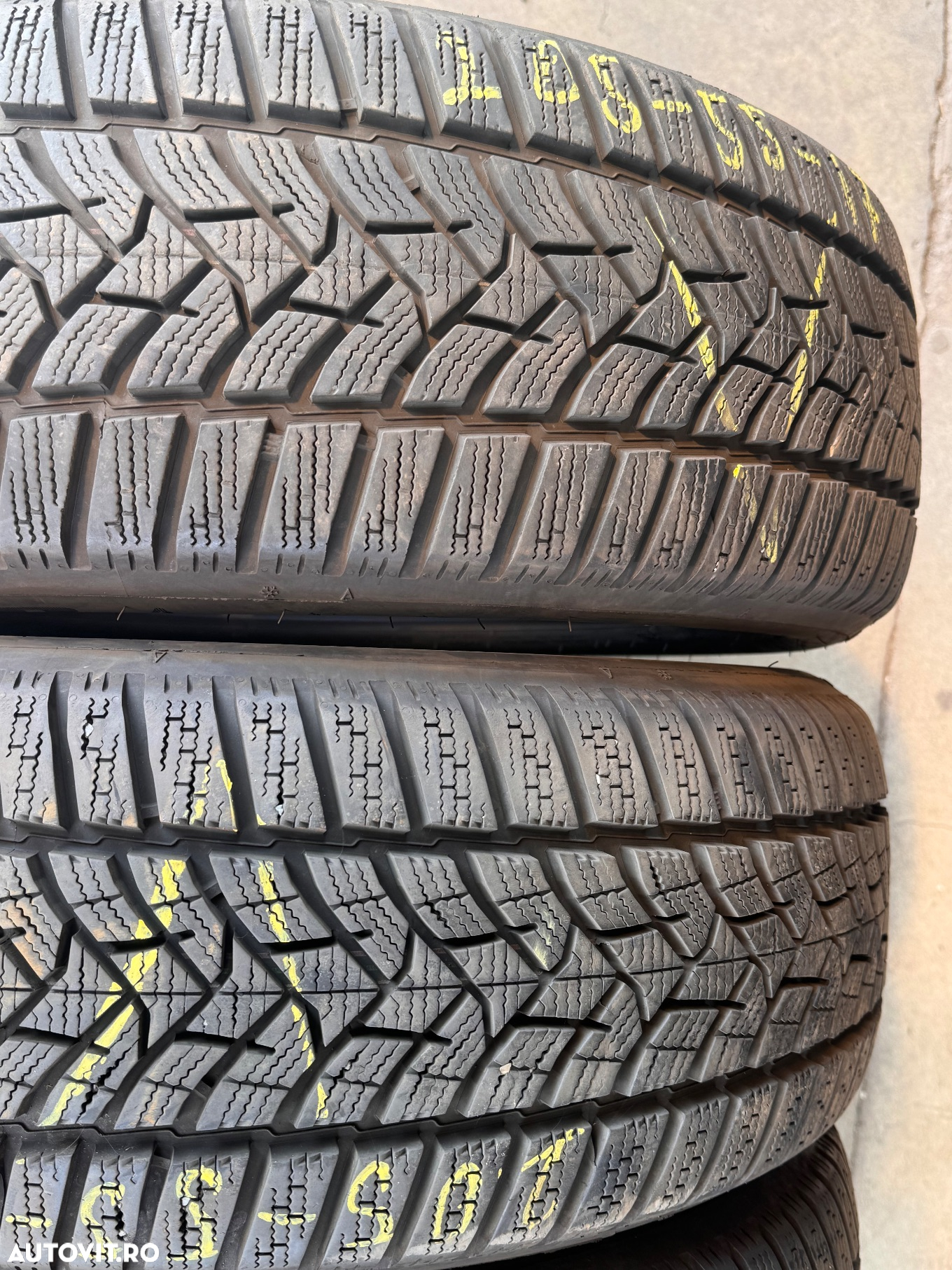 Vând 4 anvelope 205/55/17 Dunlop de iarnă ca noi - 2
